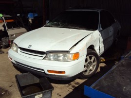 1994 HONDA ACCORD EX, 2.2L AUTO SDN, COLOR WHITE, STK A15197